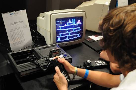 ColecoVision (1982) Konsol yang Membawa Pengalaman Arcade ke Ruang Keluarga 3 ColecoVision